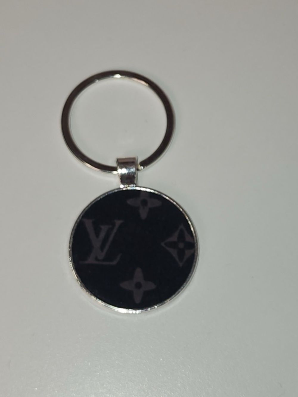 Louis Vuitton Suhali interior cloth Black Monogram Round Silver Keychain Ring - Picture 2 of 7